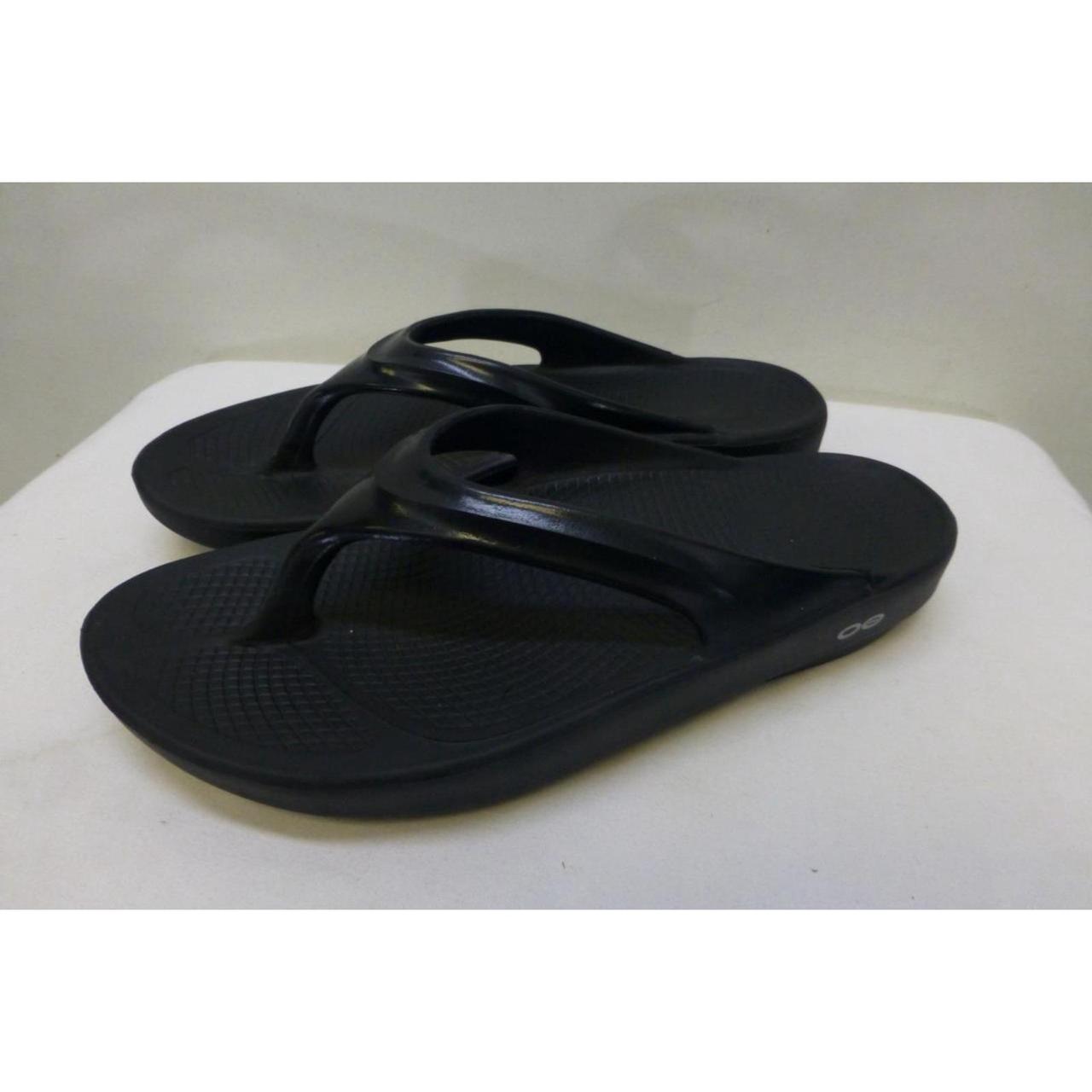 oofos recovery thongs