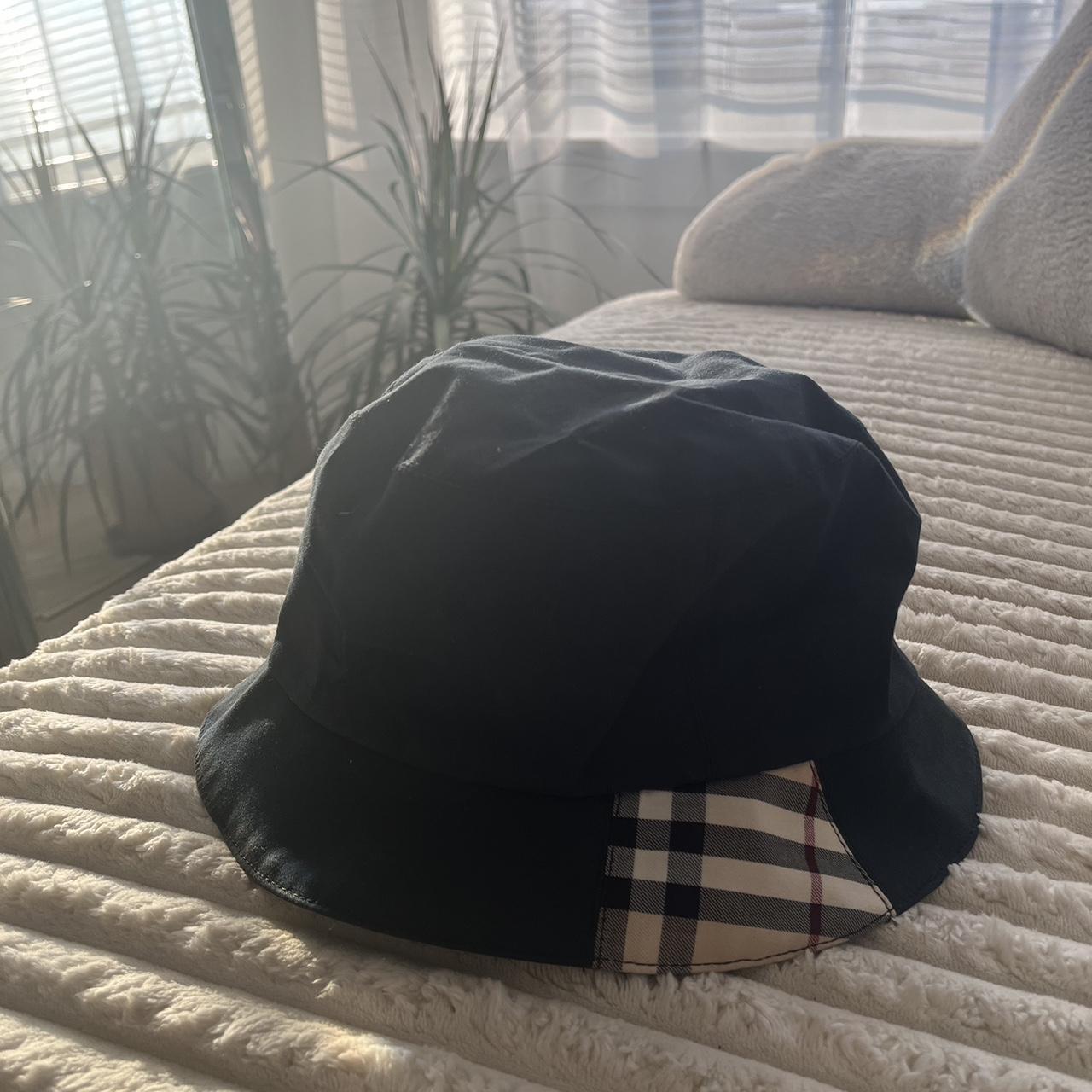 Burberry bucket shop hat depop