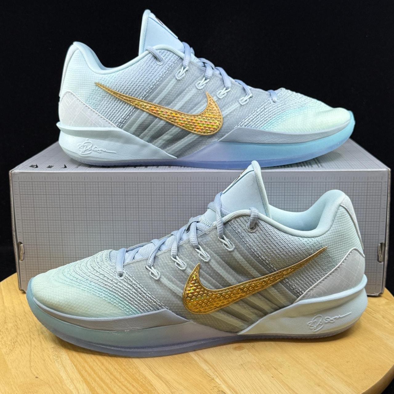 Nike Men\'s Blue and Gold Trainers