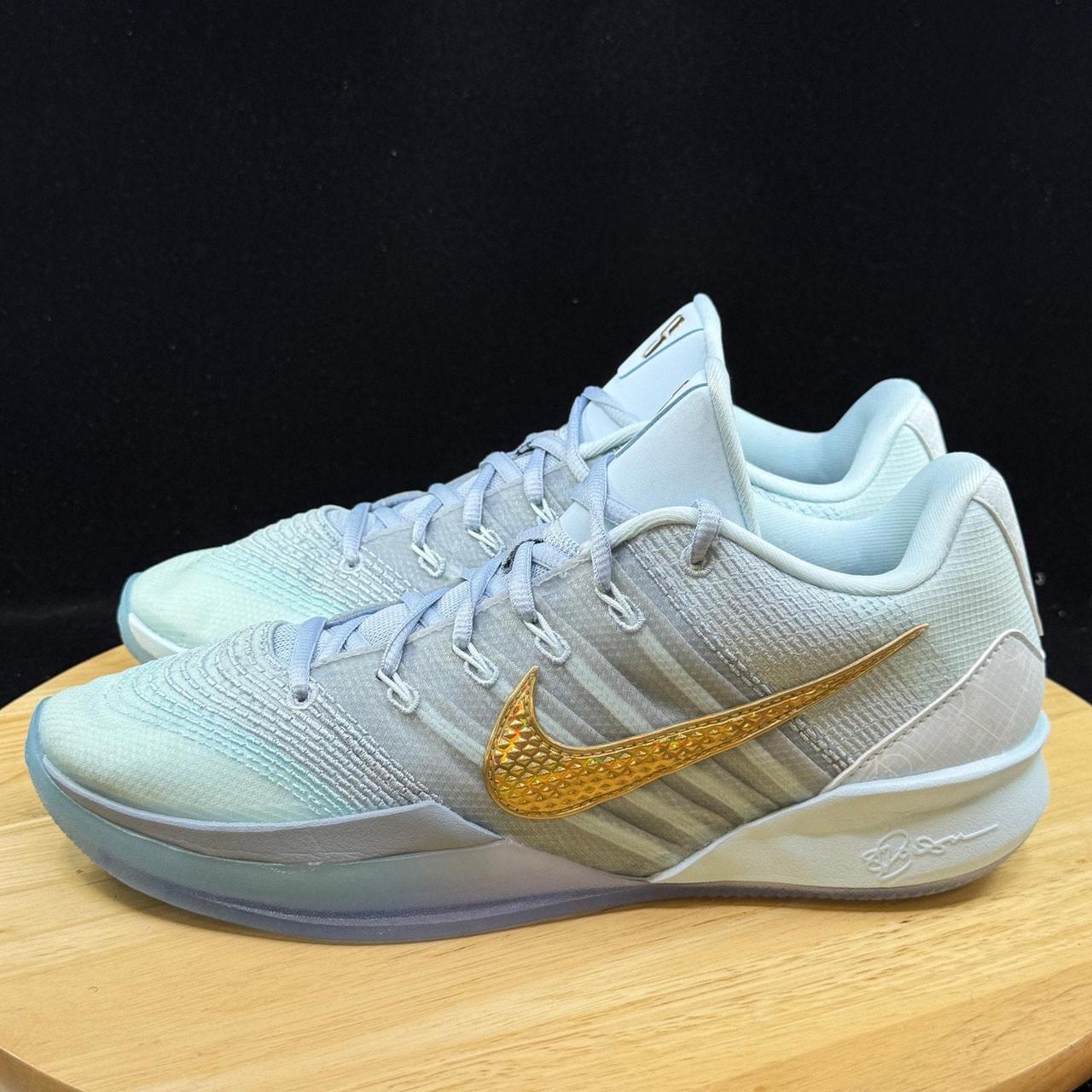 Nike Men\'s Blue and Gold Trainers