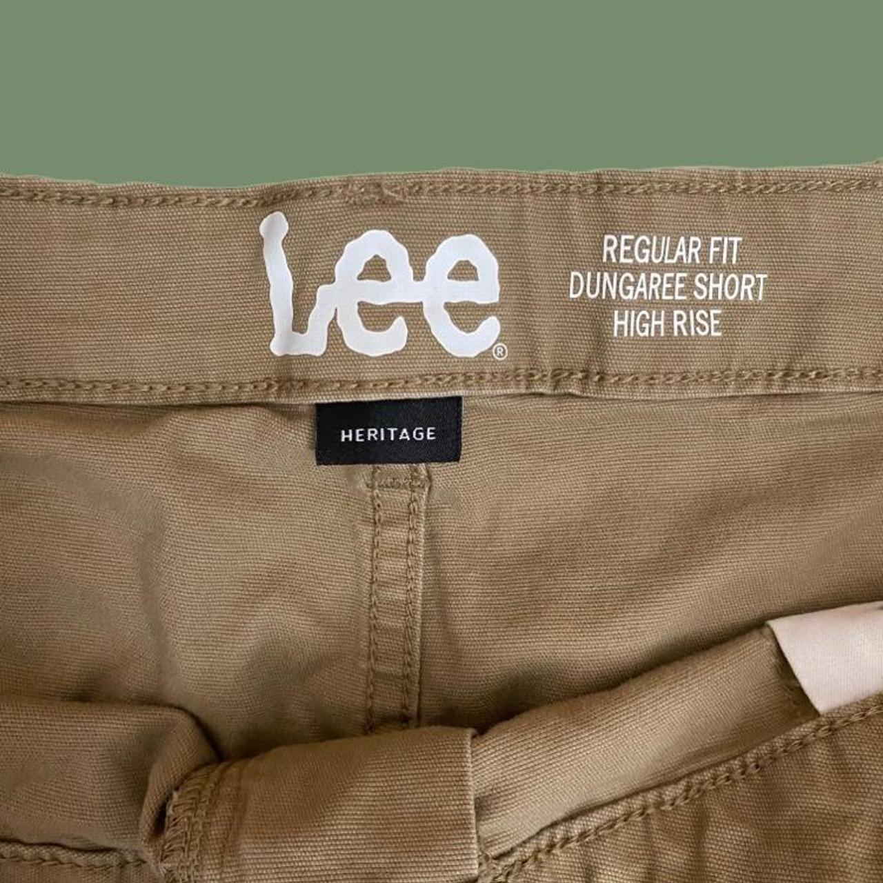 Goblincore Women’s Lee cargo khaki shorts, in... - Depop