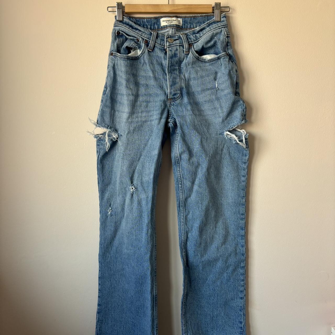 A&F The 90's Baggy Low Rise Jeans 00R Abercrombie &... - Depop