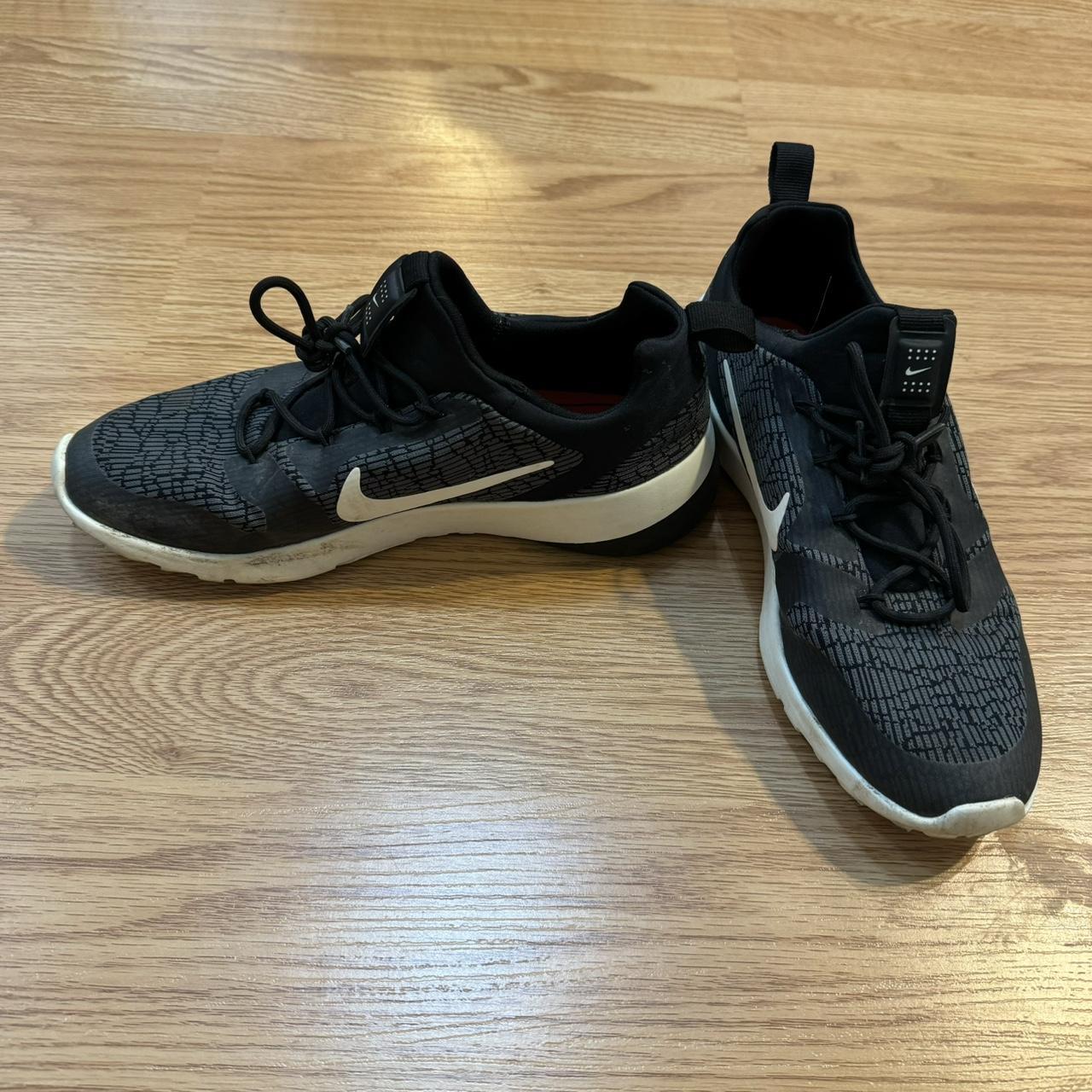 mens black nike tennis shoes