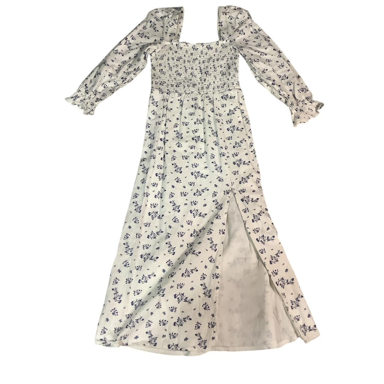 House of Harlow 1960 White and blue floral Depop