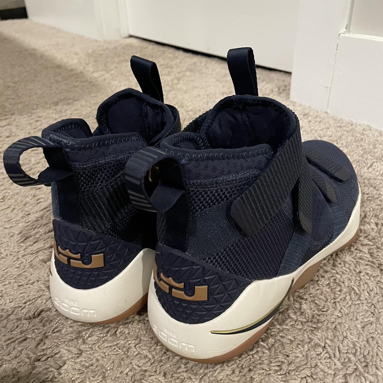 Lebron soldier hotsell 11 navy