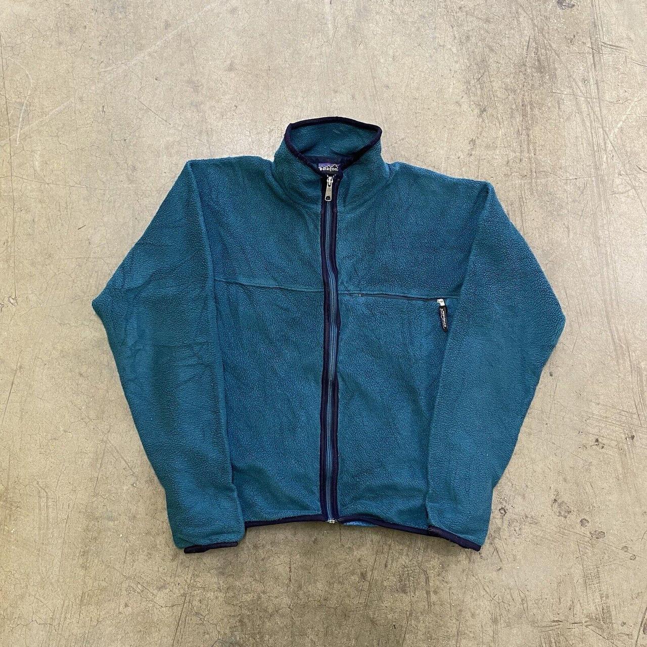 Patagonia Men's Green Jumper | Depop