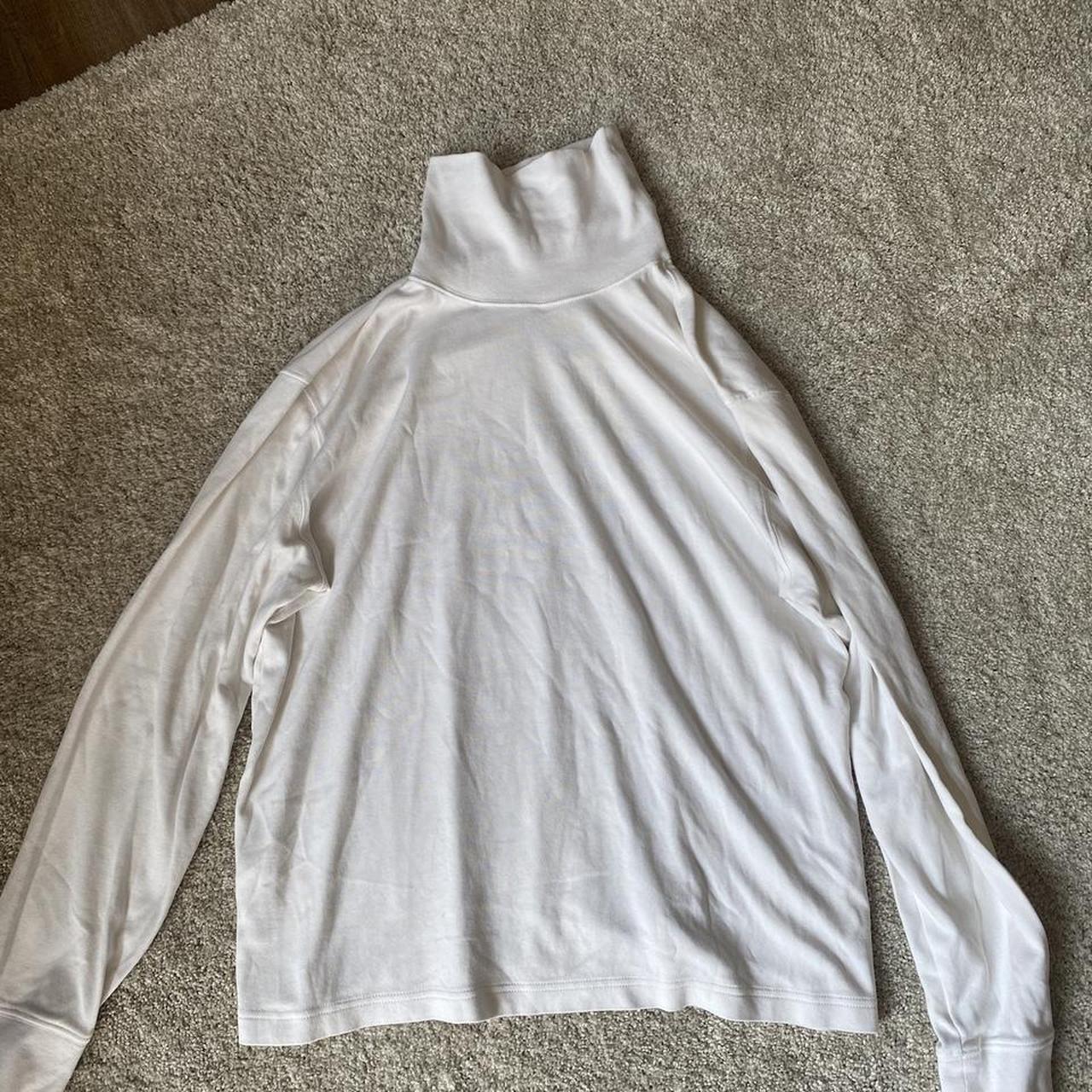 Mens large white turtleneck. Brand St. John s