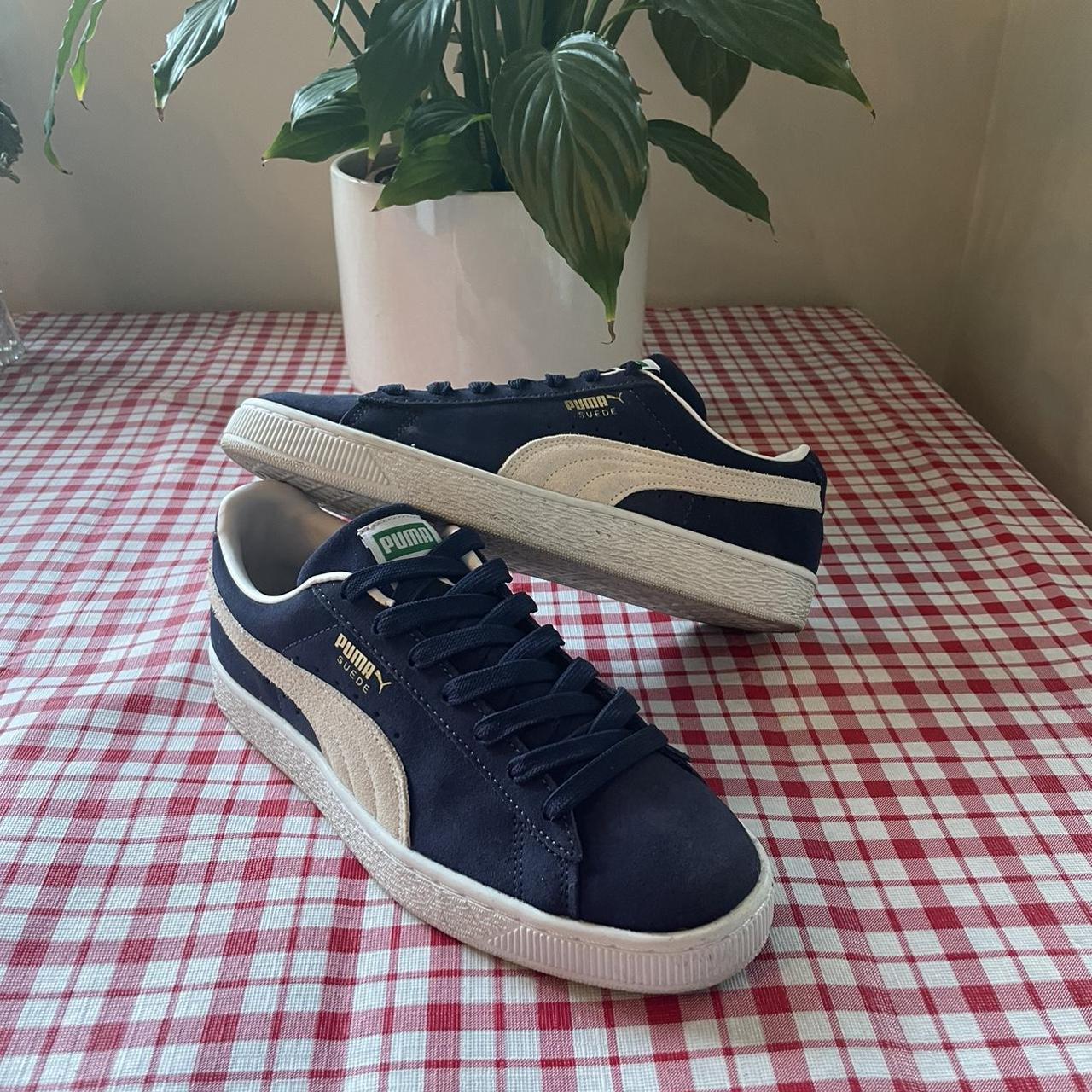 Puma Men's Navy and White Trainers | Depop