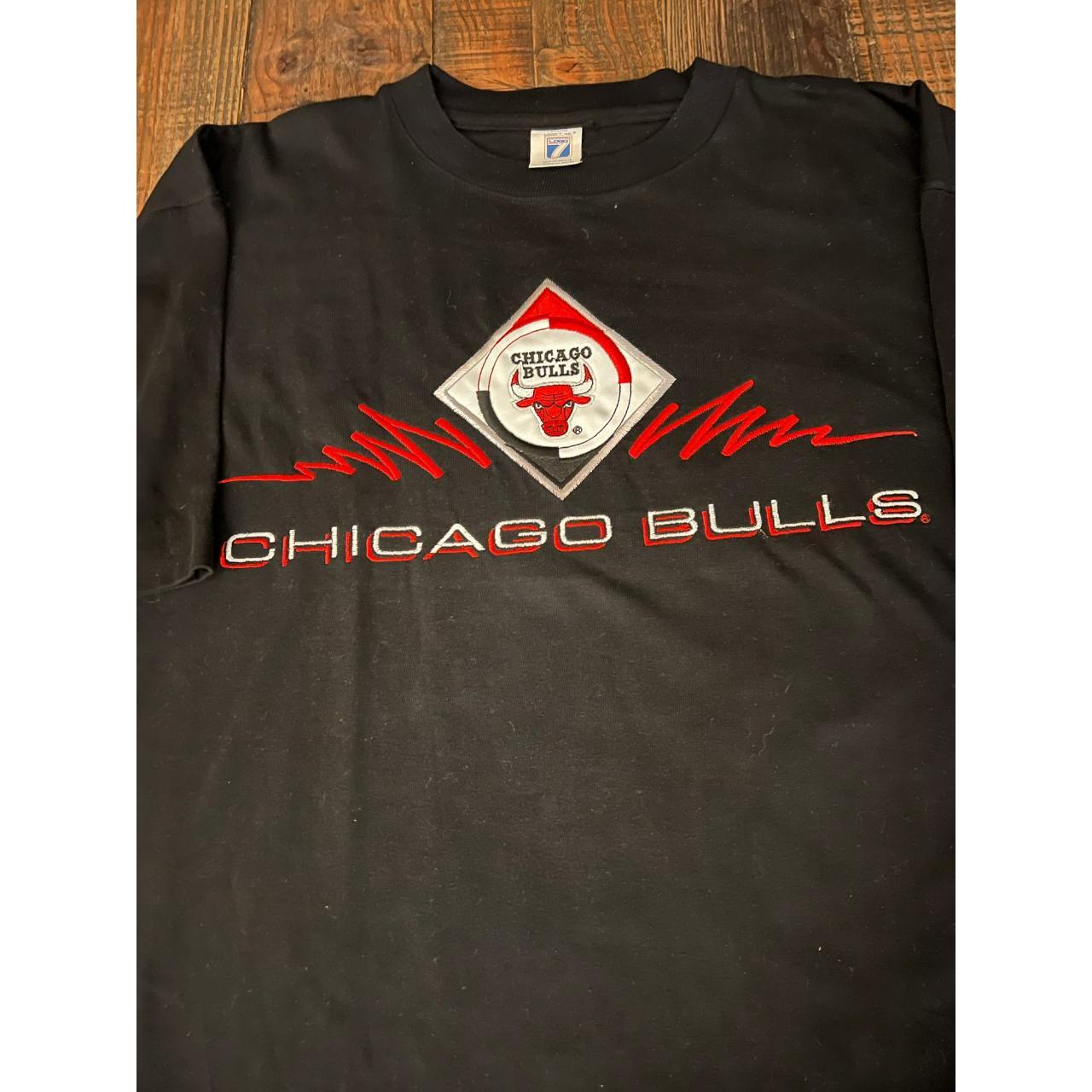 Chicago Bulls T-Shirt size M worn a few times i - Depop