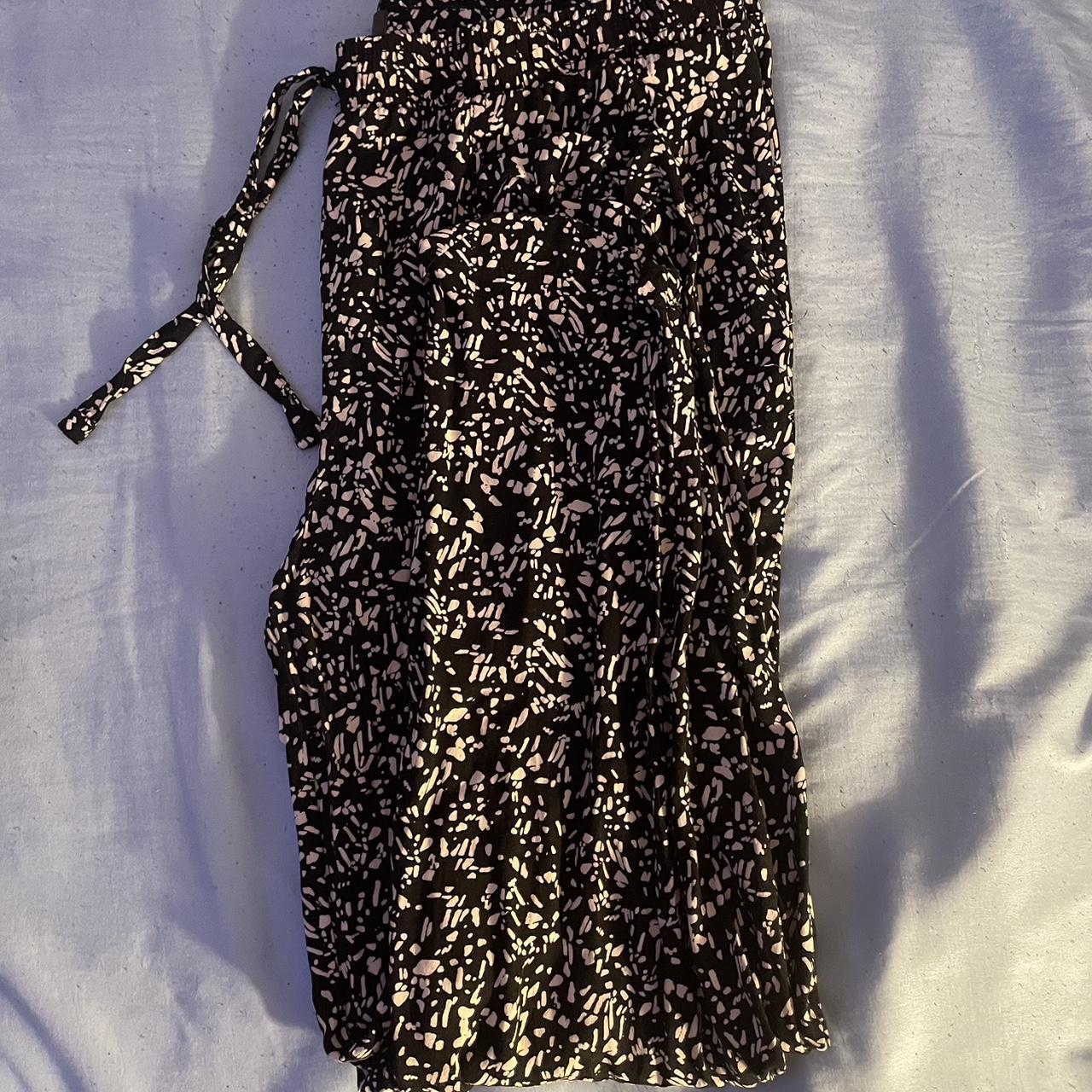 Primark Women's Cream and Black Trousers Depop