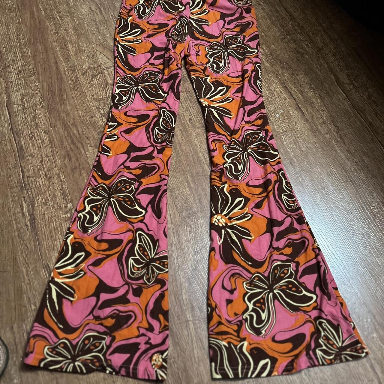 No Boundaries Floral Flare Leggings very lightly - Depop