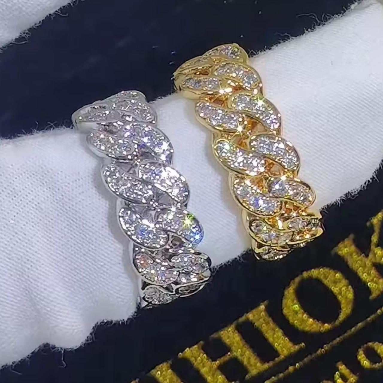 item listed by fashionforless00