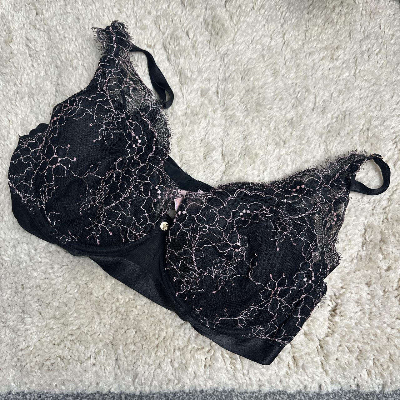 item listed by emiruna
