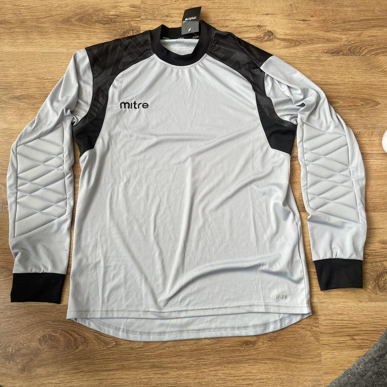 Mitre goalkeeper padded shirt Size M Brand new Depop