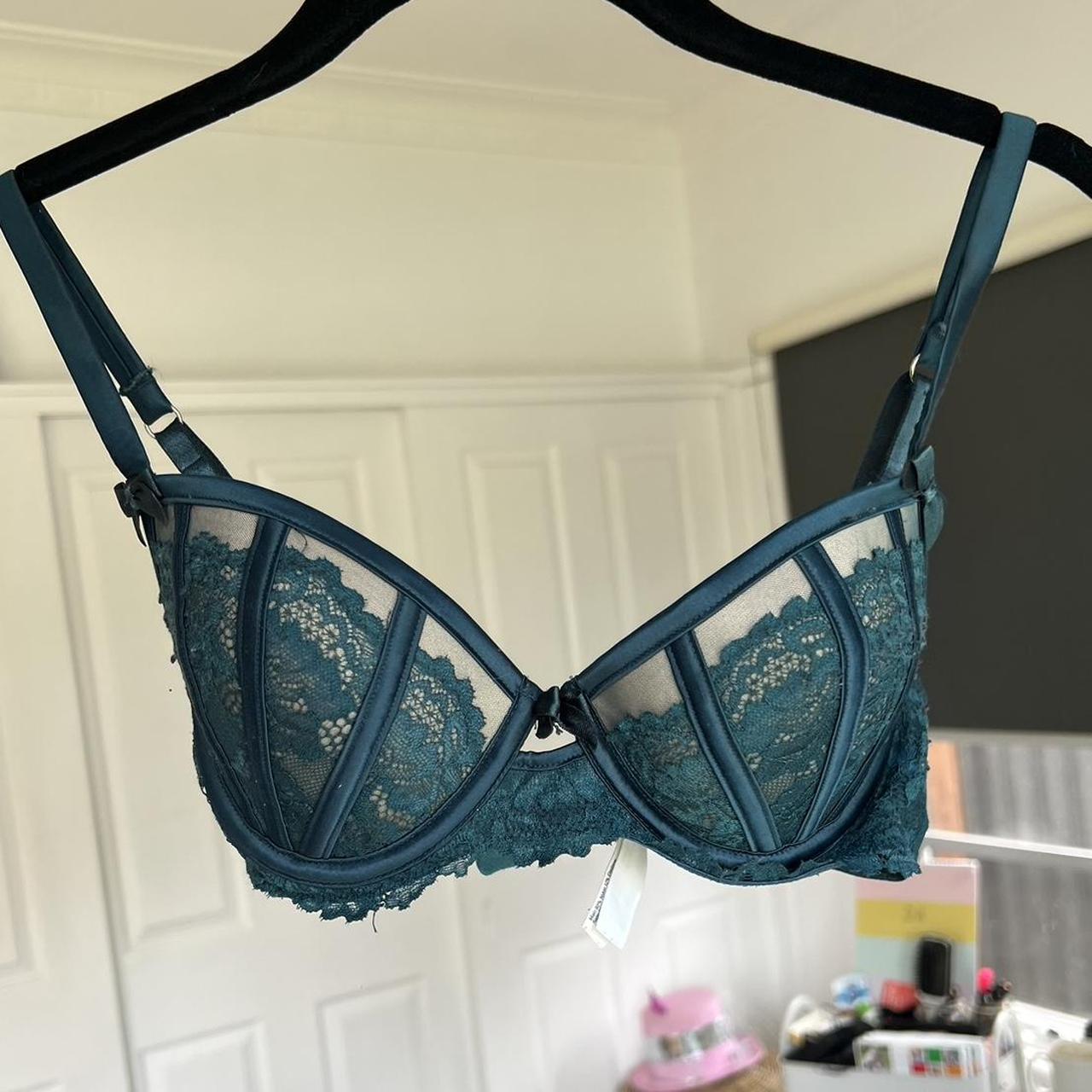 Bras n things bra size 10c - Depop