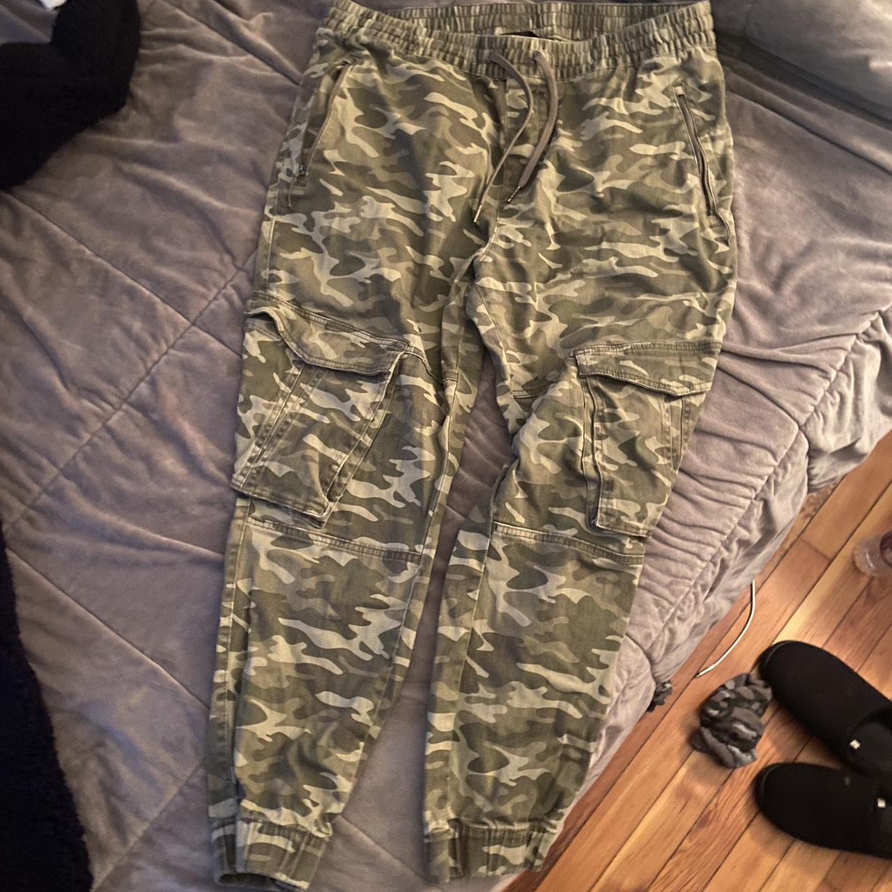 Camo cargo pants! Super comfy, and is stretchy! ... - Depop