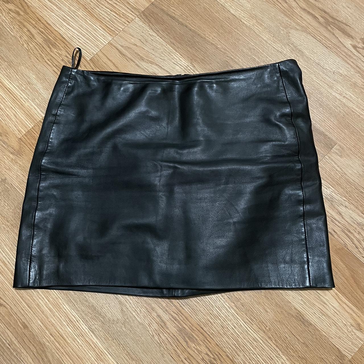 Sézane Women's Black Skirt | Depop