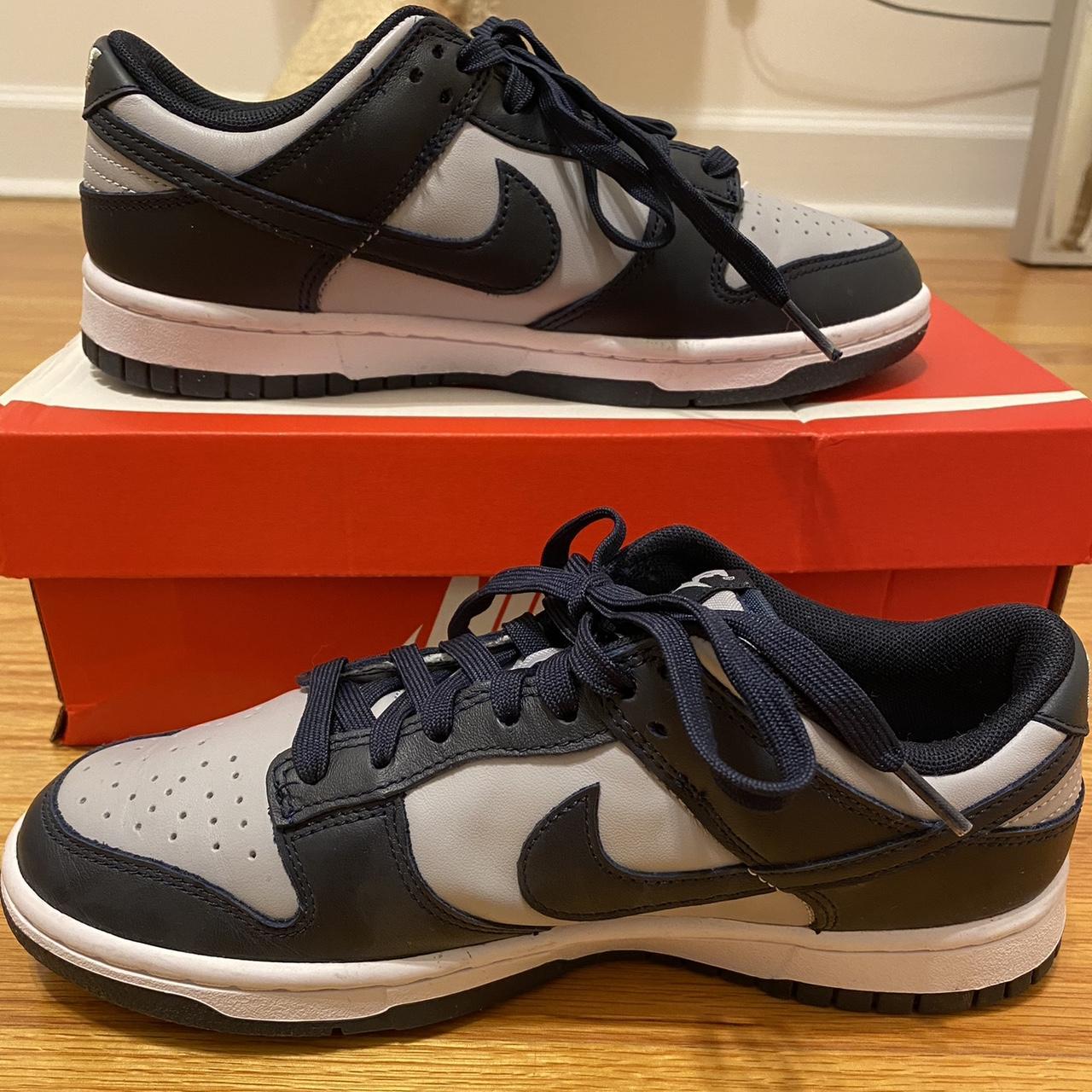 ladies navy nike trainers