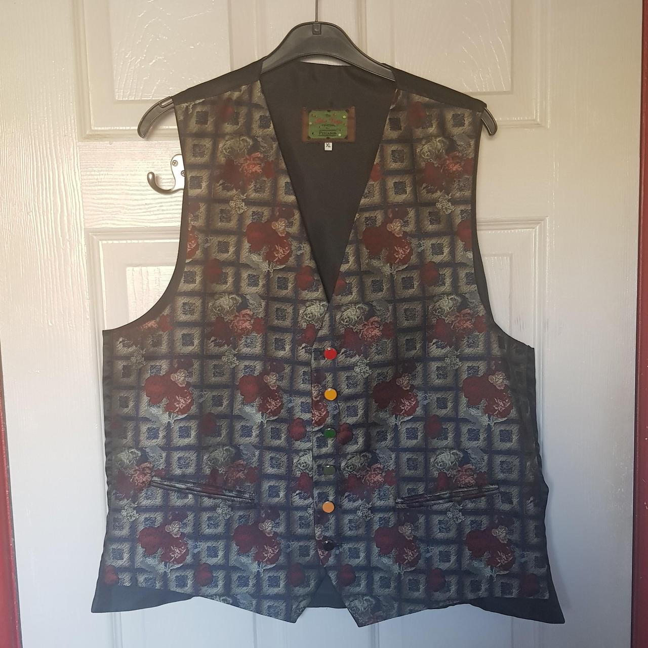 A vintage John Virgo XL waistcoat with snooker ball... - Depop