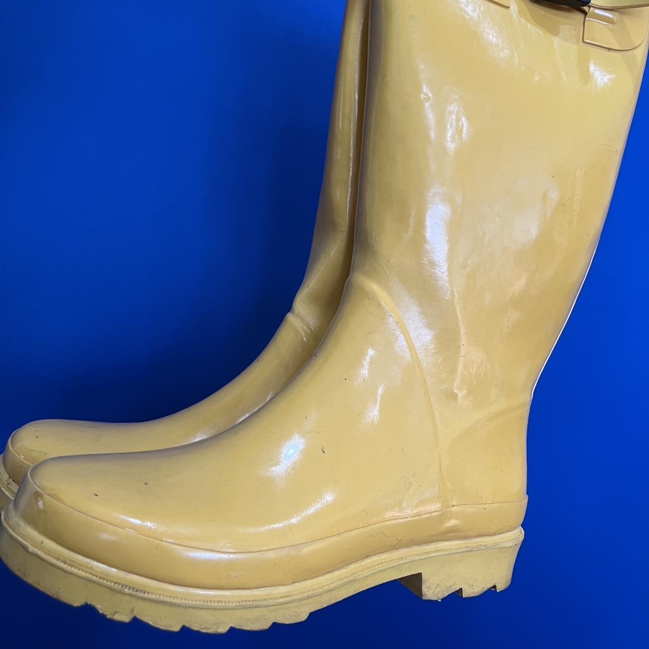 Yellow rain boots size on sale 8