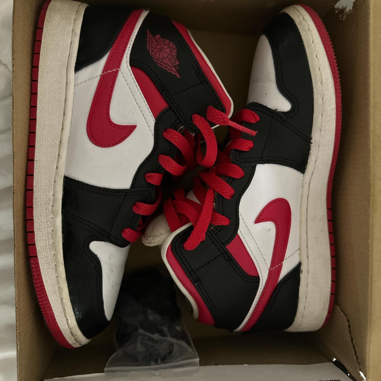 jordan 1 black very berry white