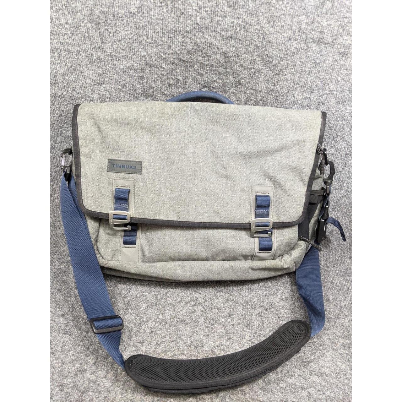 Timbuk2 brand grey messenger bag. This is a solid - Depop