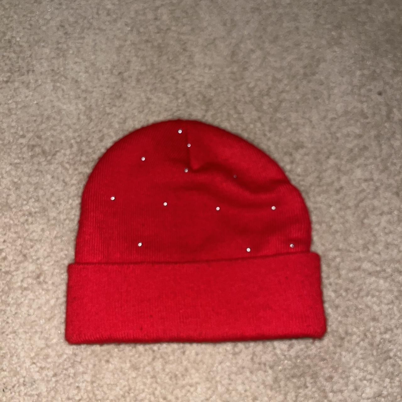 Super dope red Supreme beanie with metal - Depop