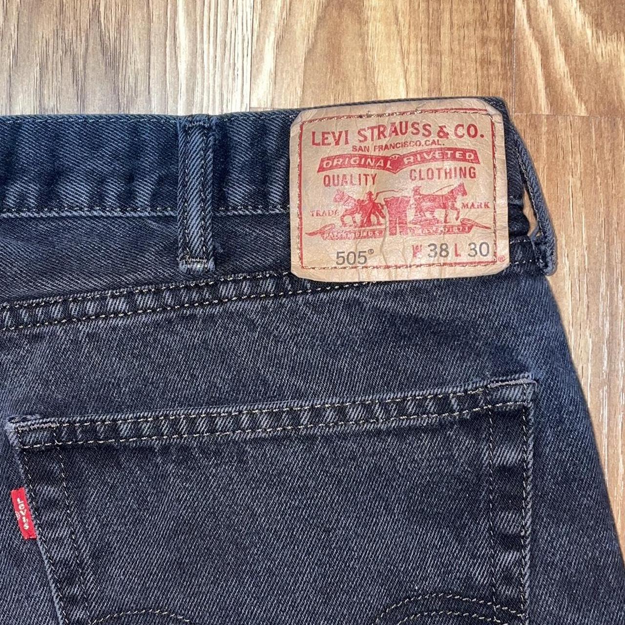 Levi's Men's Black and Red Jeans | Depop