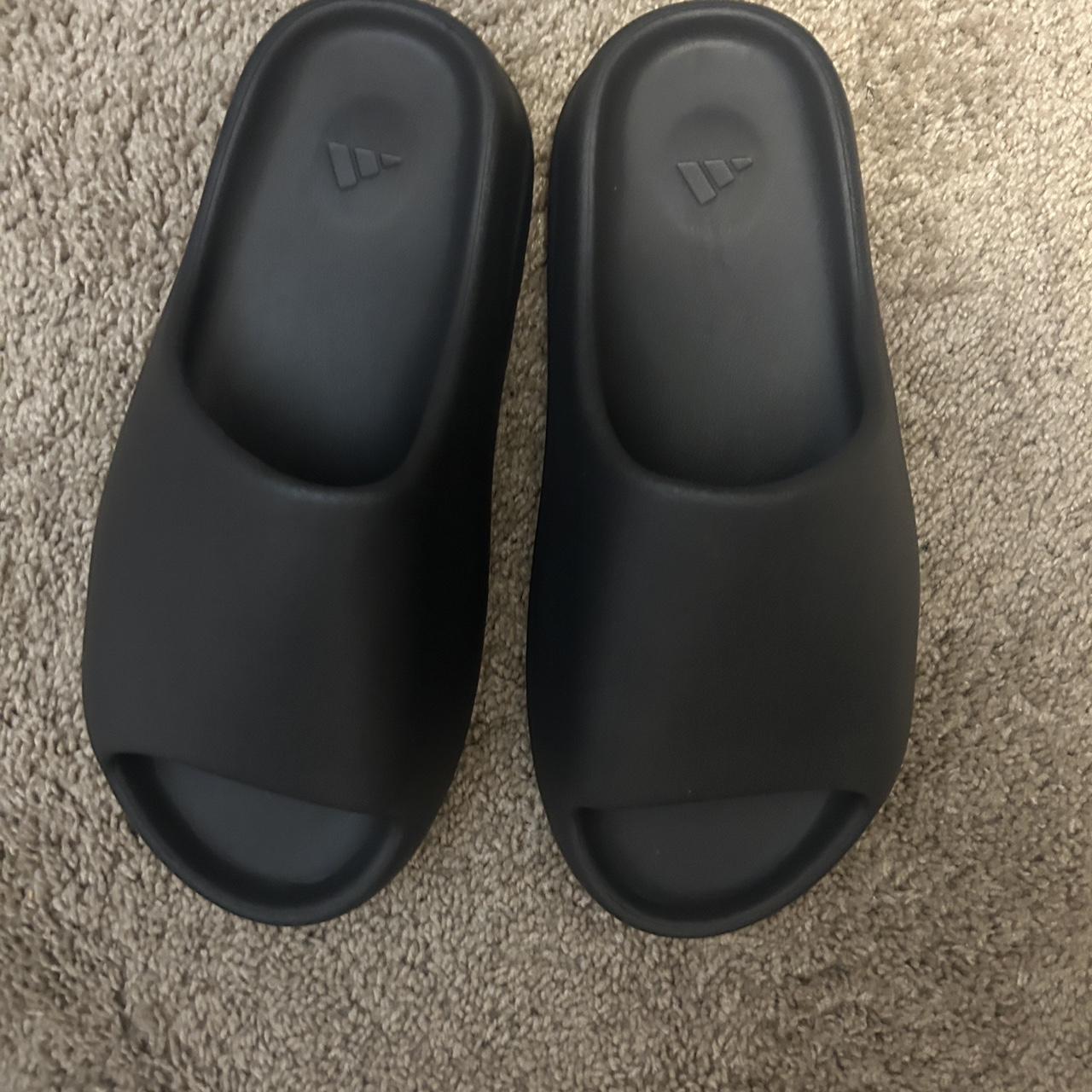 yeezy slides 10.5