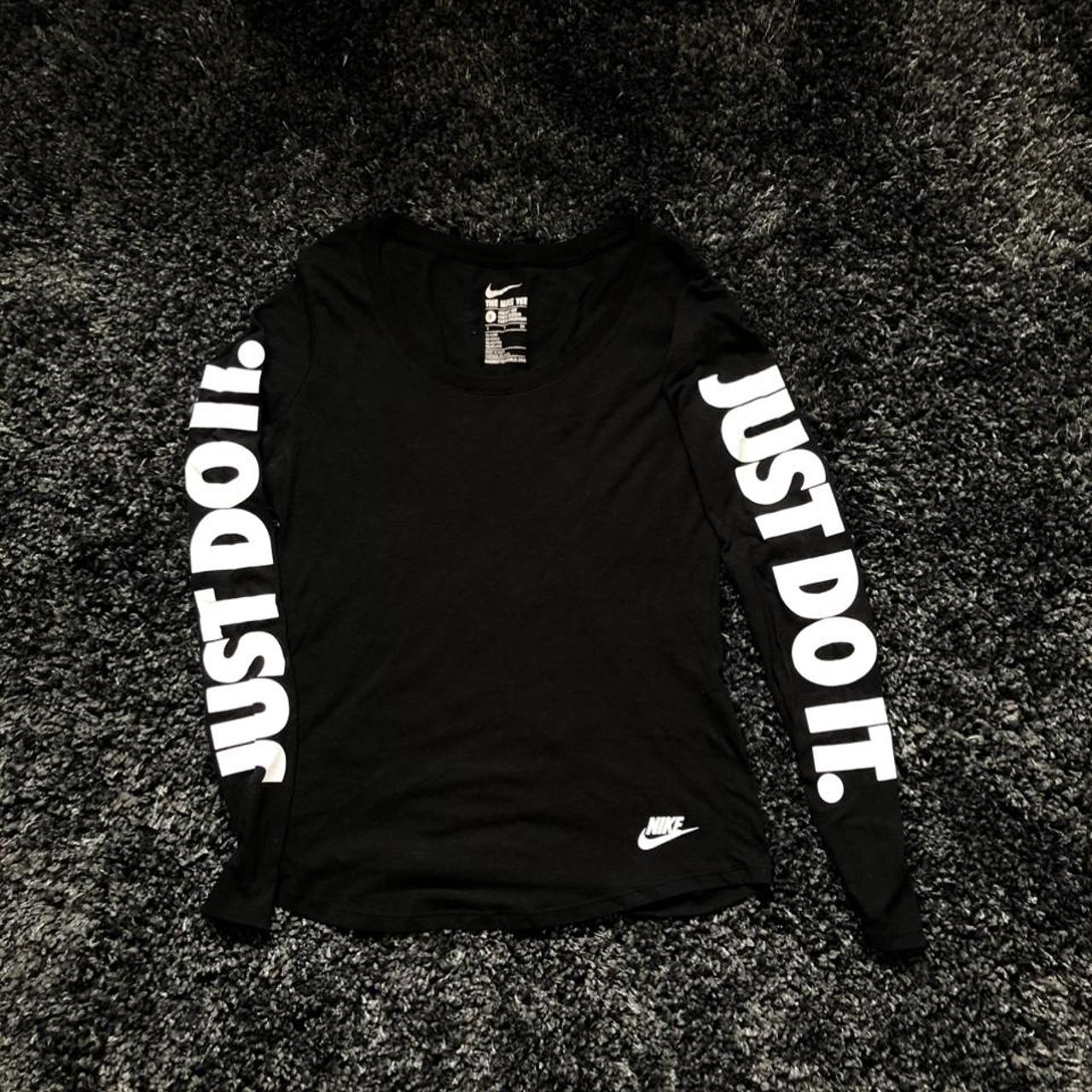 womens long sleeve black nike shirt