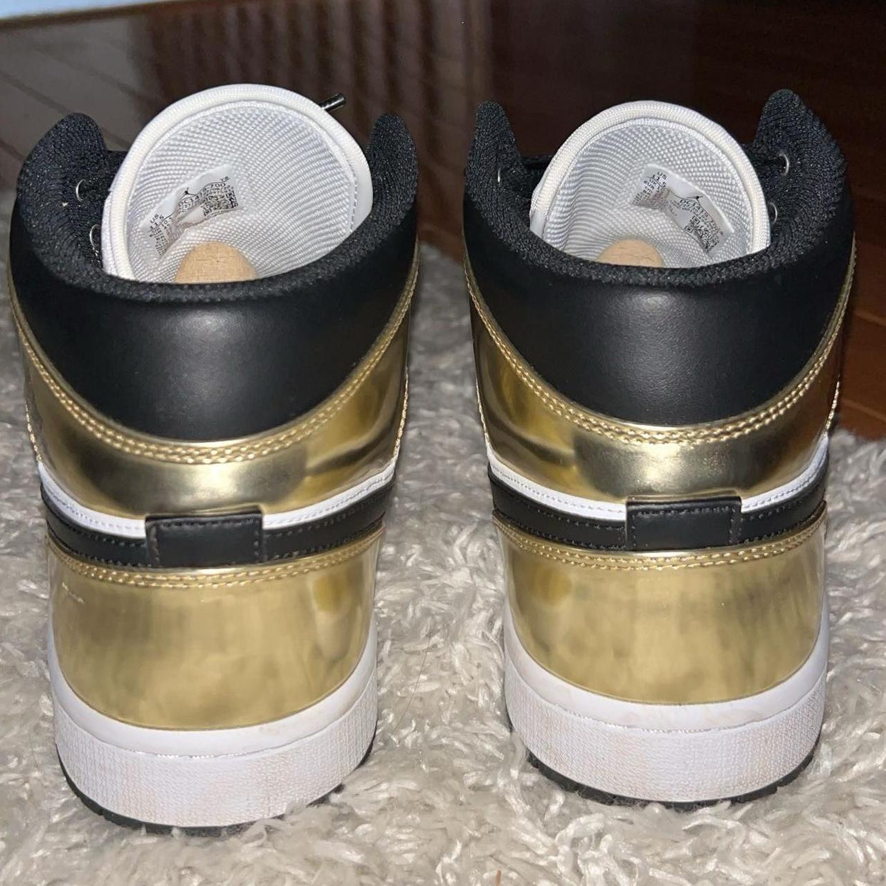 air jordan black and gold