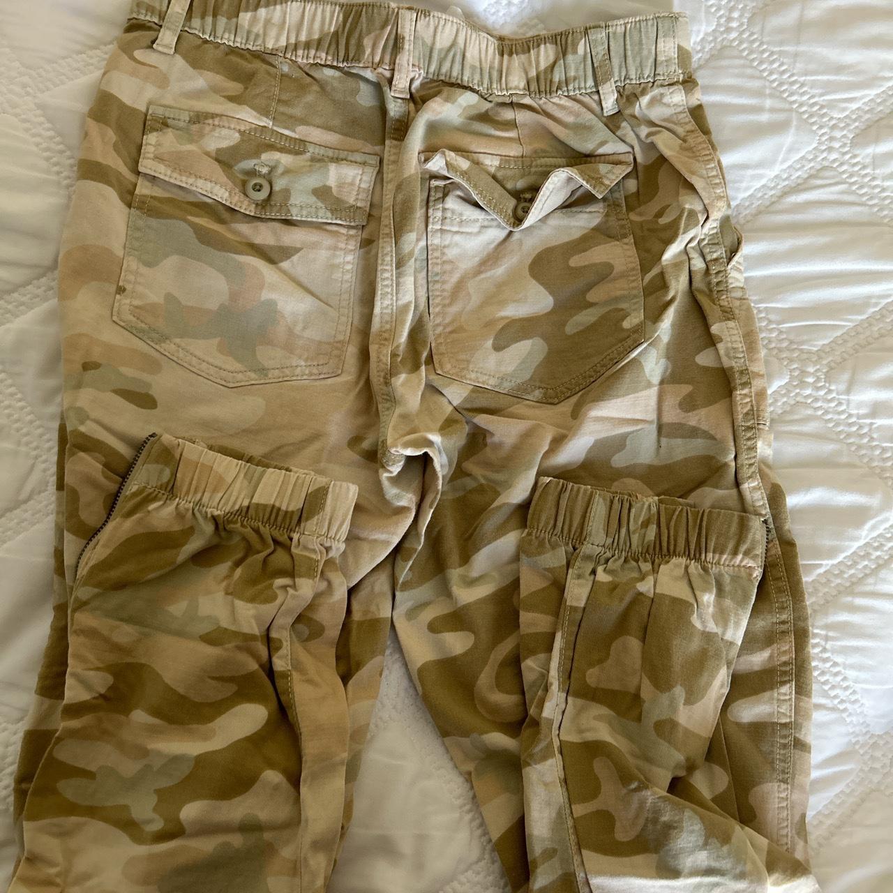 GAP camo pants #GAP #camopants - Depop