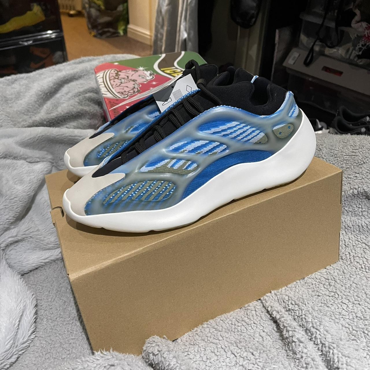 yeezy 700 arzareth stockx