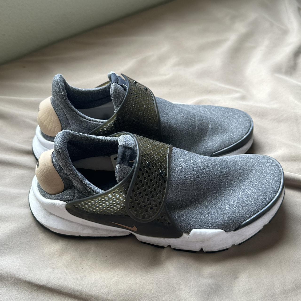 size nike womens trainers