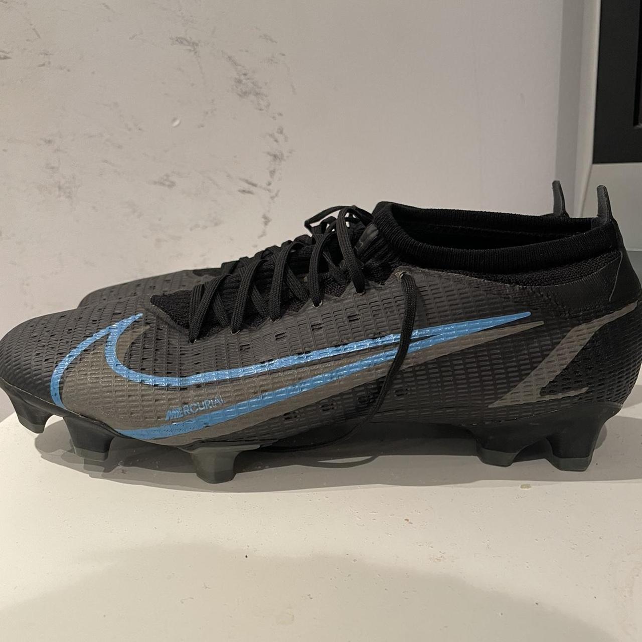 nike boots under 2000