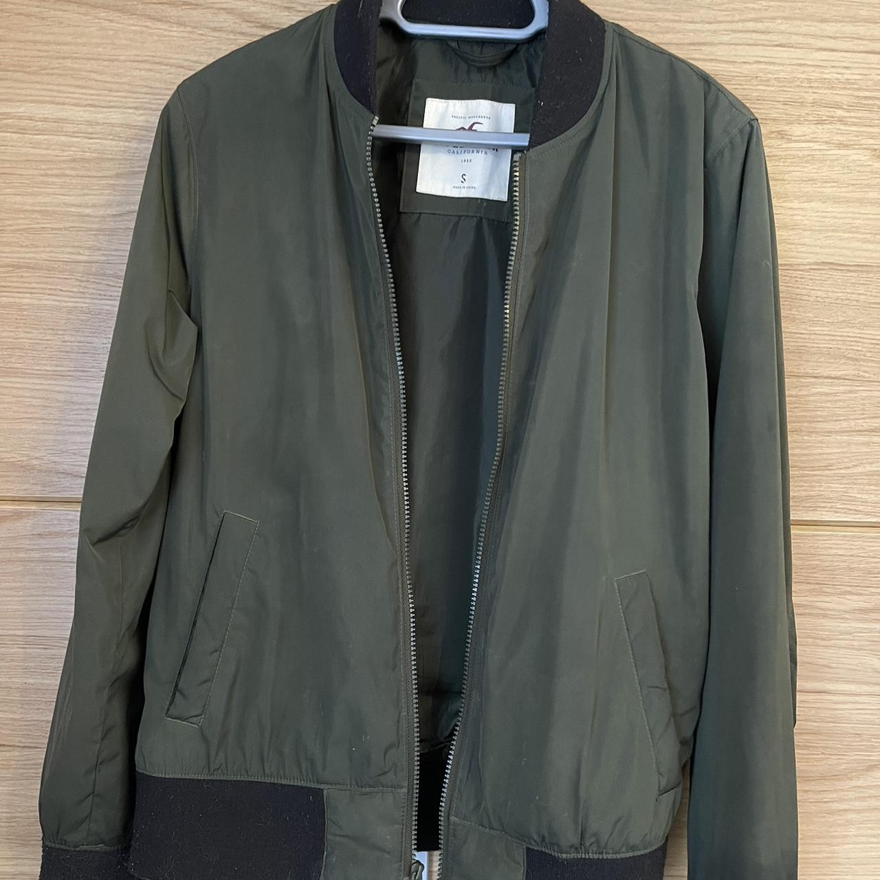 Hollister Co. Men's Green and Khaki Jacket | Depop