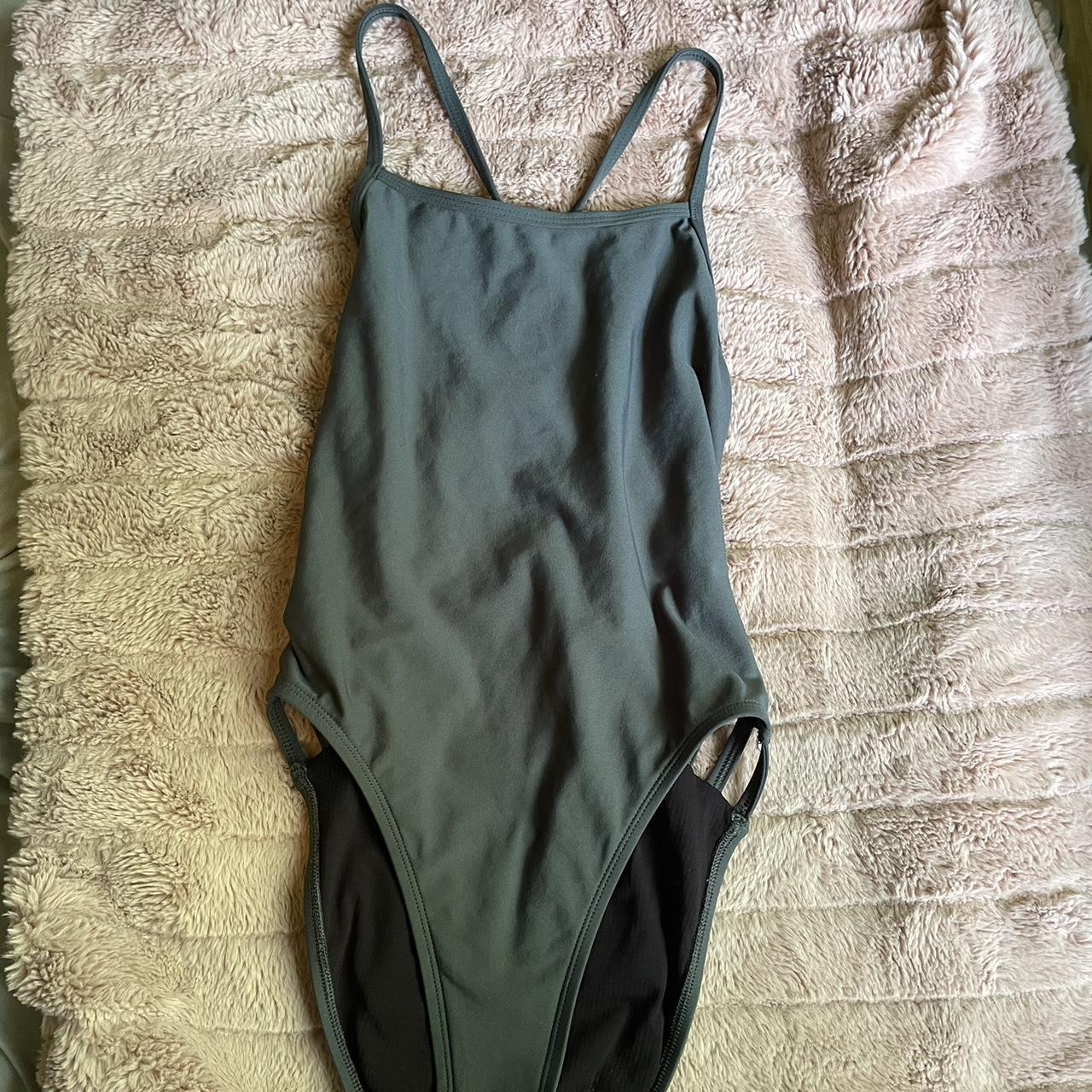 Jolyn One Piece Bathing Suit Size 30 Minor tear on... - Depop