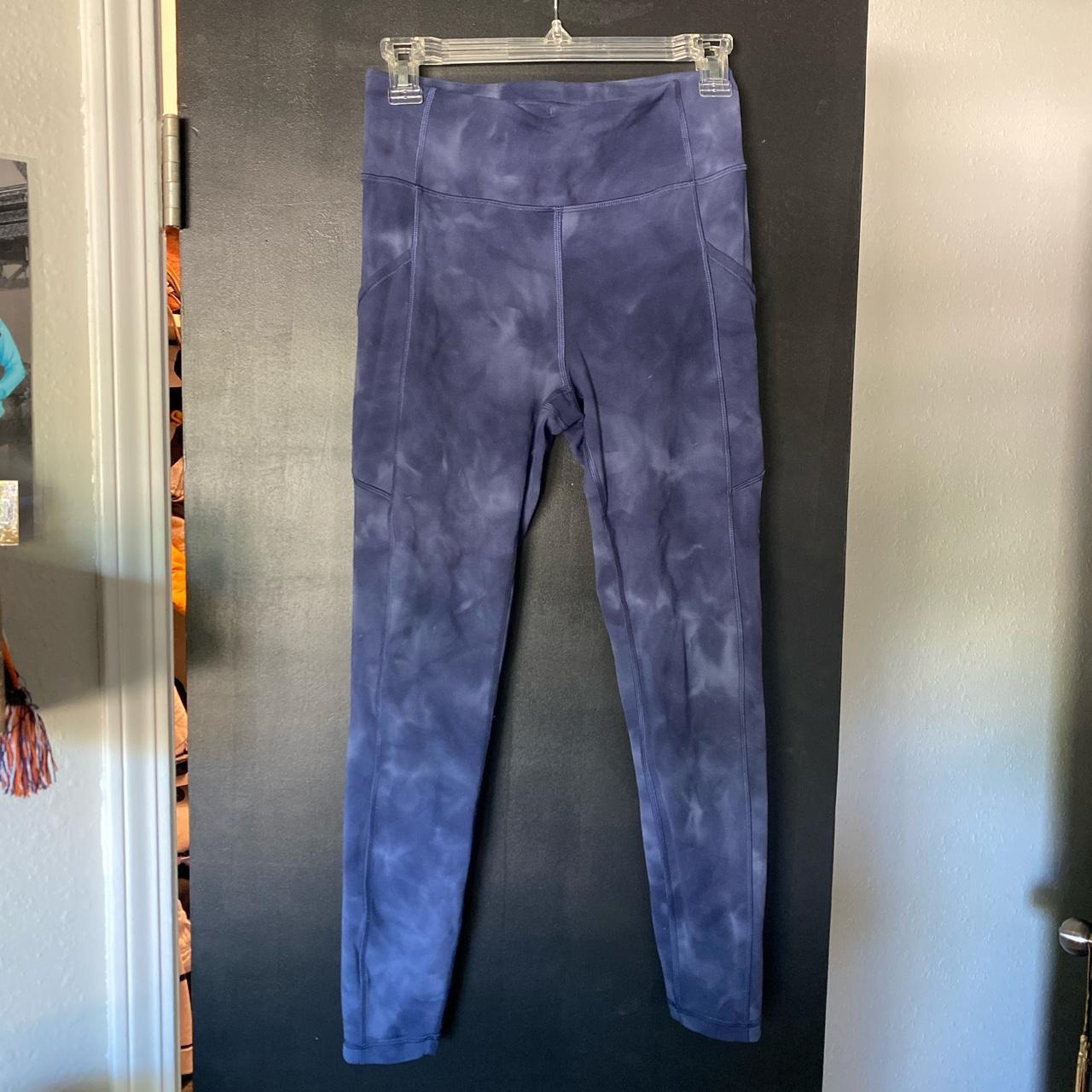 Blue marble Lululemon 3/4 length align leggings - Depop