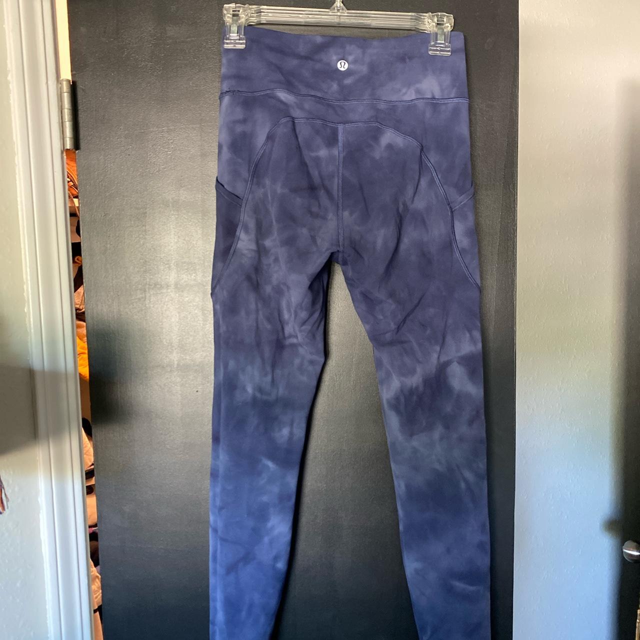 Lulu lemon 3/4 length navy blue leggings! 🌑🦋🌑 - Depop