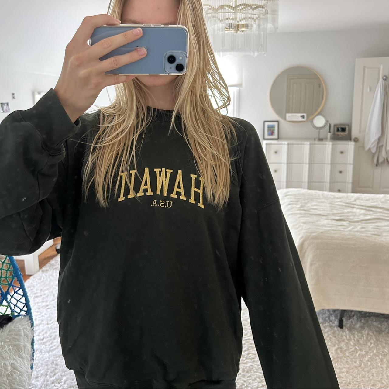 Brandy Melville Hawaii Crewneck with pockets Depop