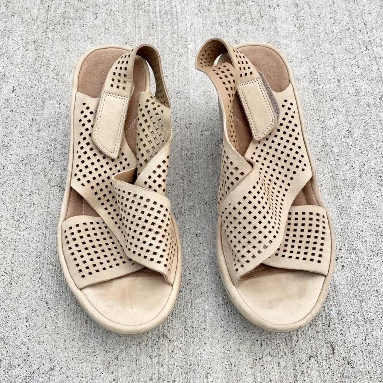 Clarks Women's Sandals - Tan/Cream - US 8.5 – Cla… - image 2