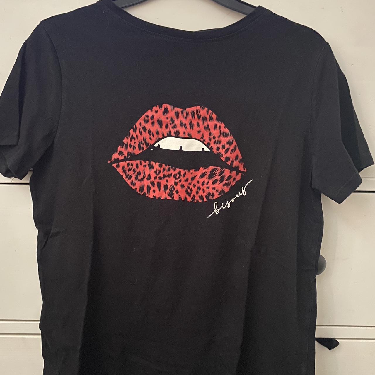 New look lips motif tee New look Size 8 new look... - Depop