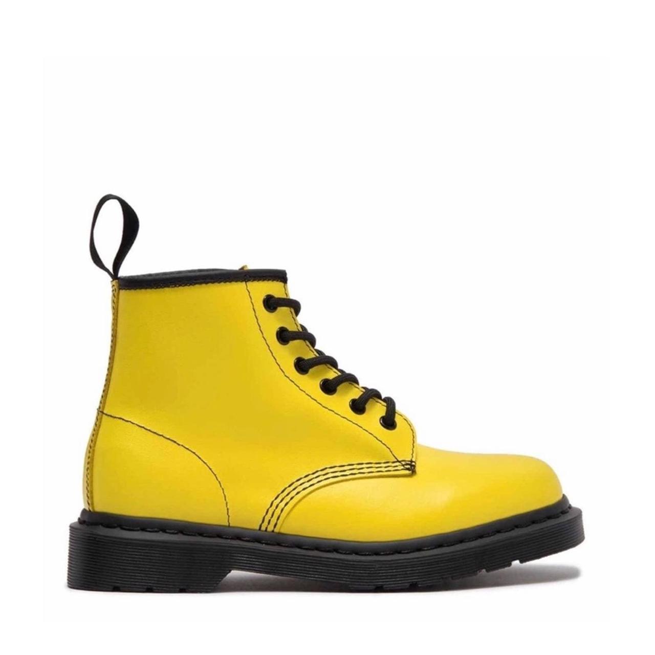 Dr martens 6 shop eye boot yellow