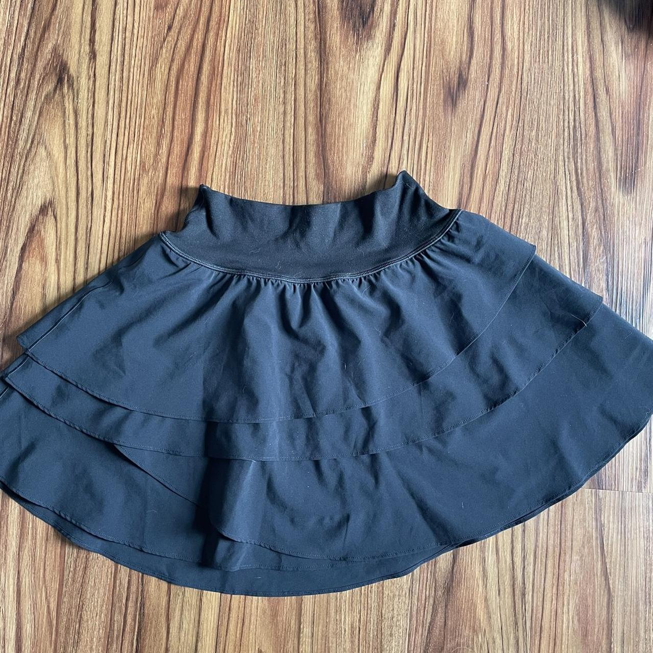 ruffled athletic skirt from Aerie! the material is... - Depop