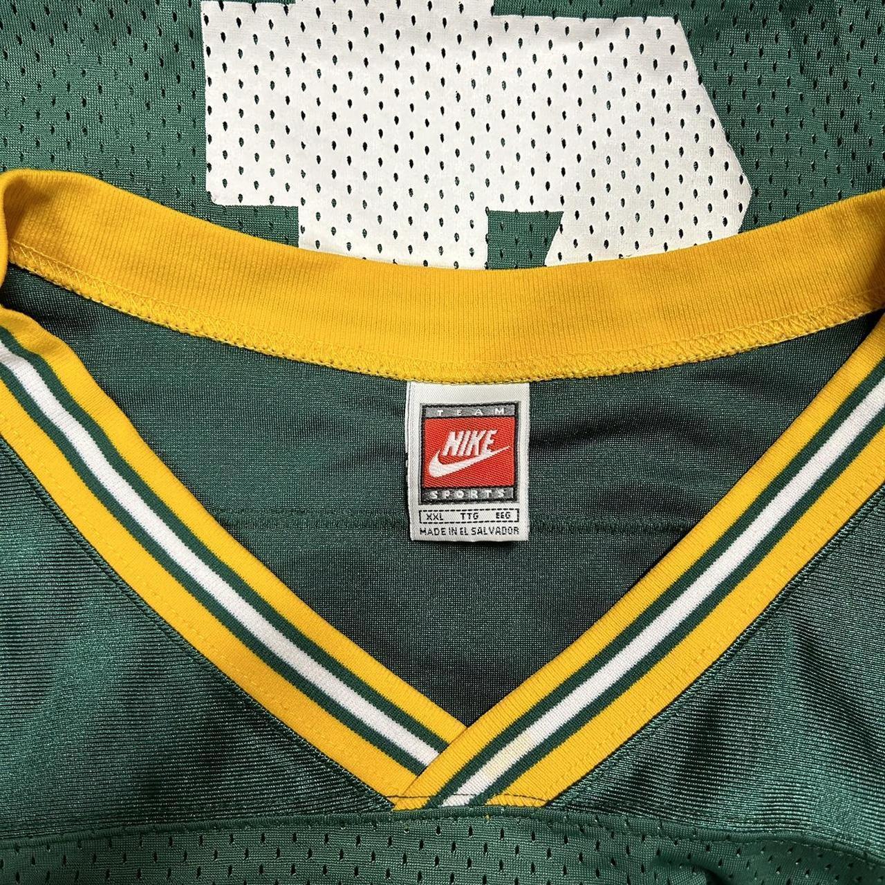 Vintage Nike Brett Favre jersey Size Large - Depop