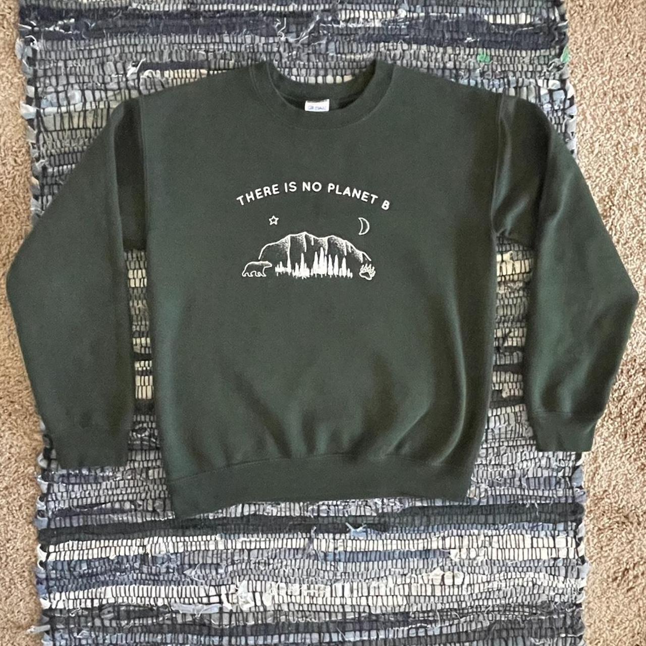 Vintage Y2k Gildan Crewneck "There Is No Planet B"... - Depop