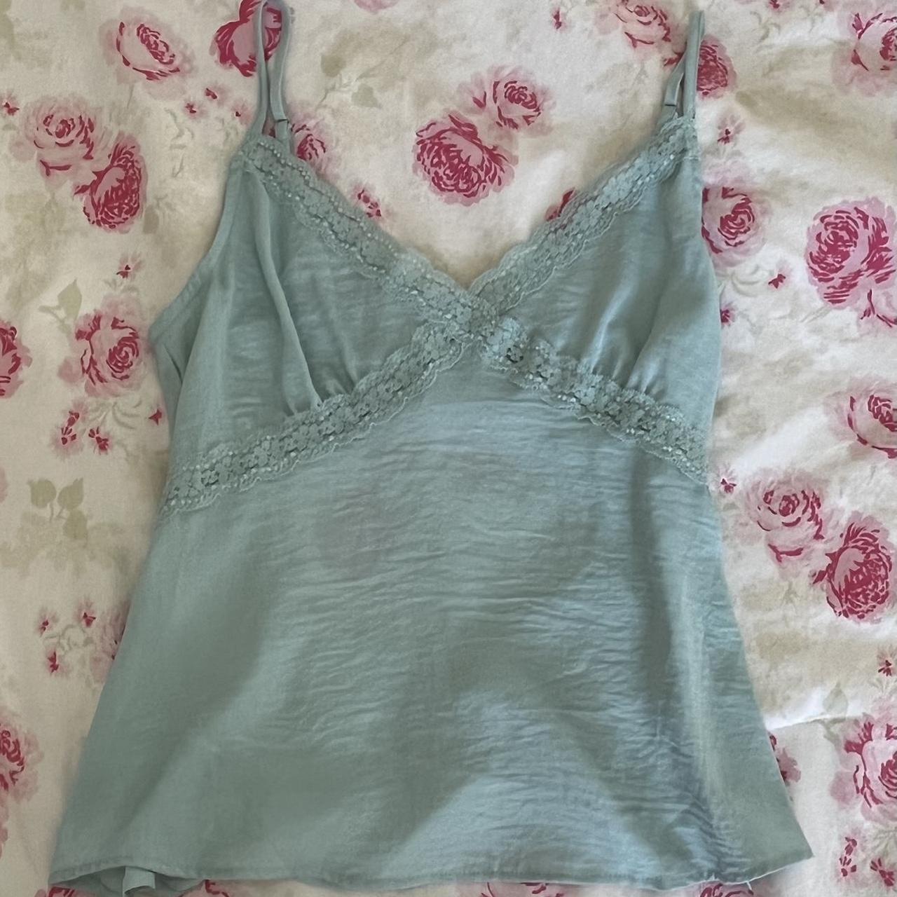 forever 21 lace cami/tank top absolutely stunning... Depop