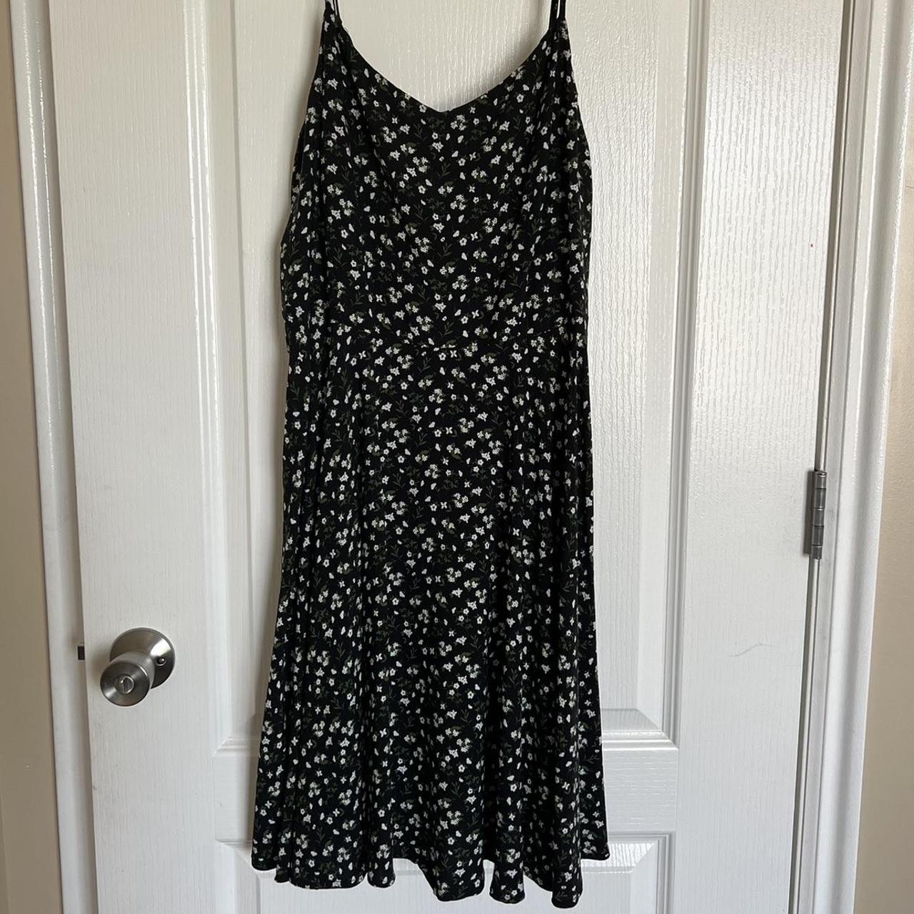 Black Old Navy Floral Dress Women’s size: Large... - Depop