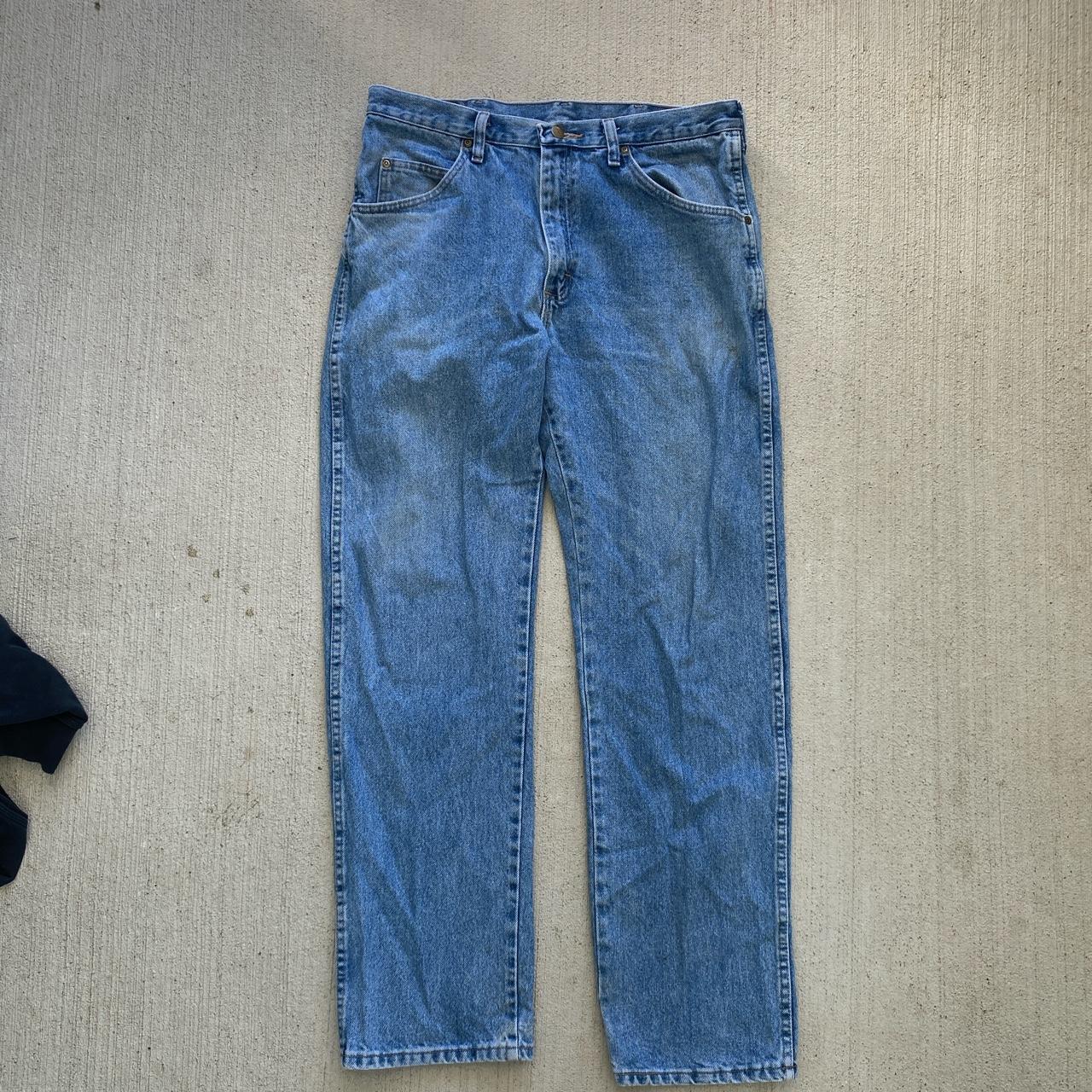 essential wrangler blue jeans -some fading from use... - Depop