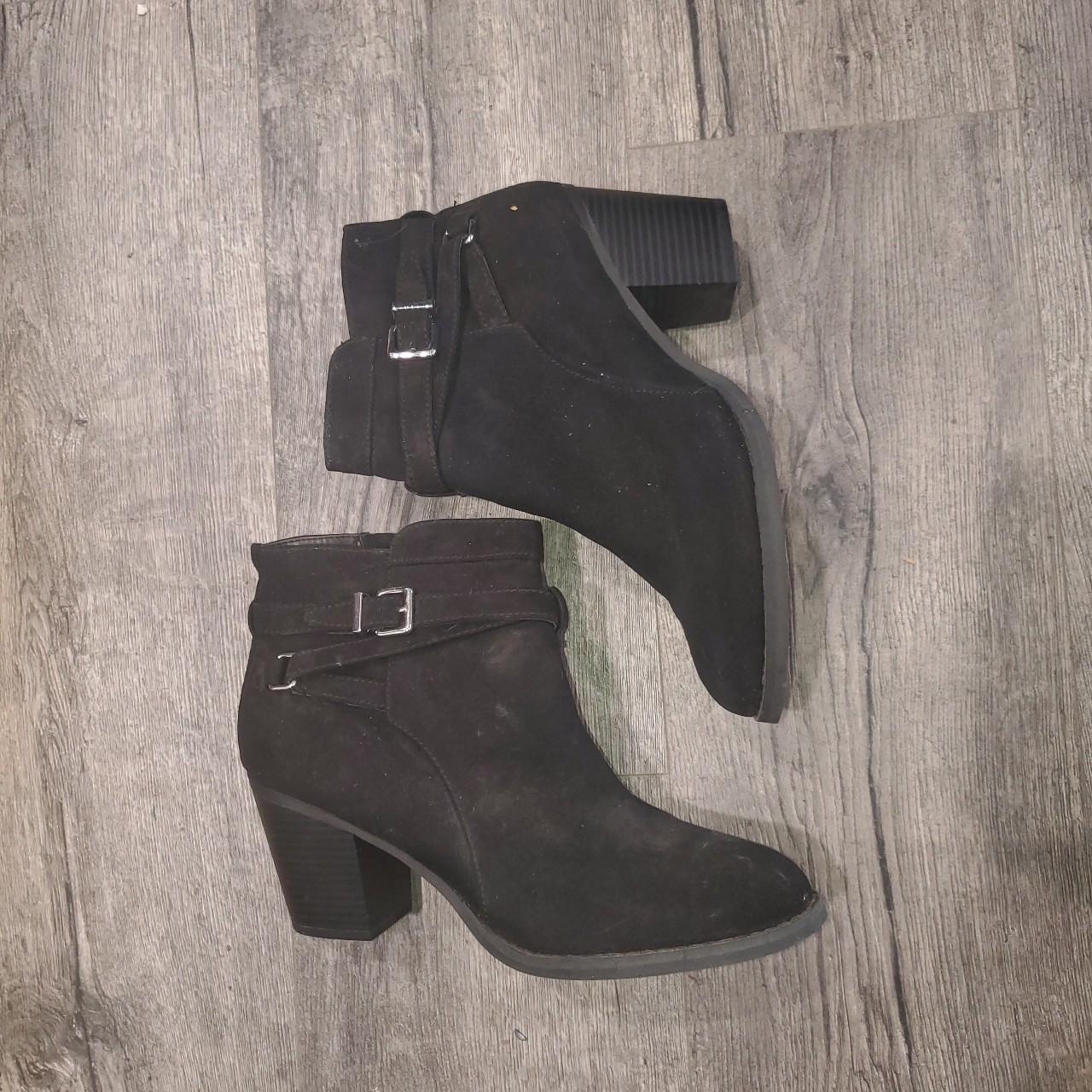 Express Women's Black Boots Depop